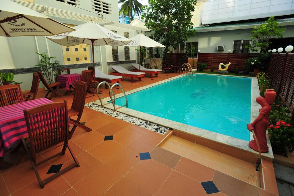 Violet Hotel Nha Trang Room photo